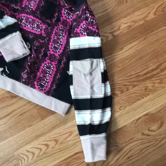 NWT Free People Overlapped Printed Sweatshirt Size Large - Picture 10 of 16